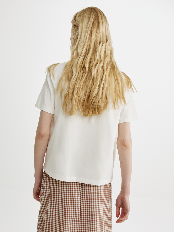 футболка с принтом прямого кроя из россии вид сбоку