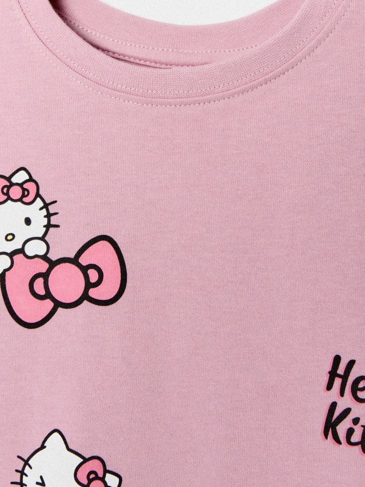 Футболка оверсайз с принтом Hello Kitty для девочек. Фото №6