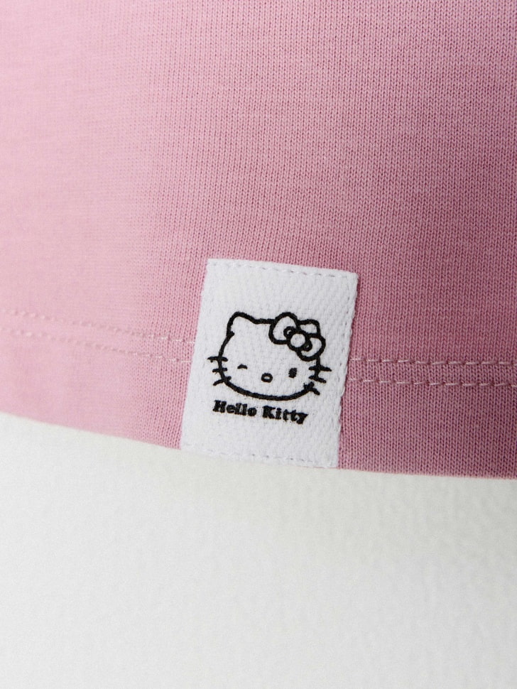 Футболка оверсайз с принтом Hello Kitty для девочек. Фото №7