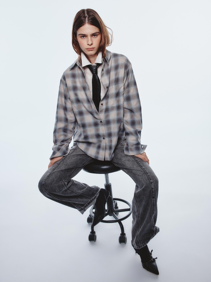 рубашка оверсайз из линейки  young от бренда sela вид слева