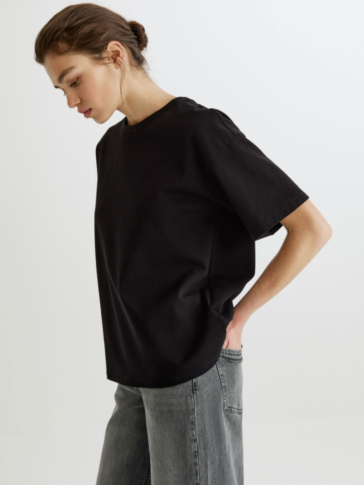 базовая футболка оверсайз по цене 999 руб вид справа