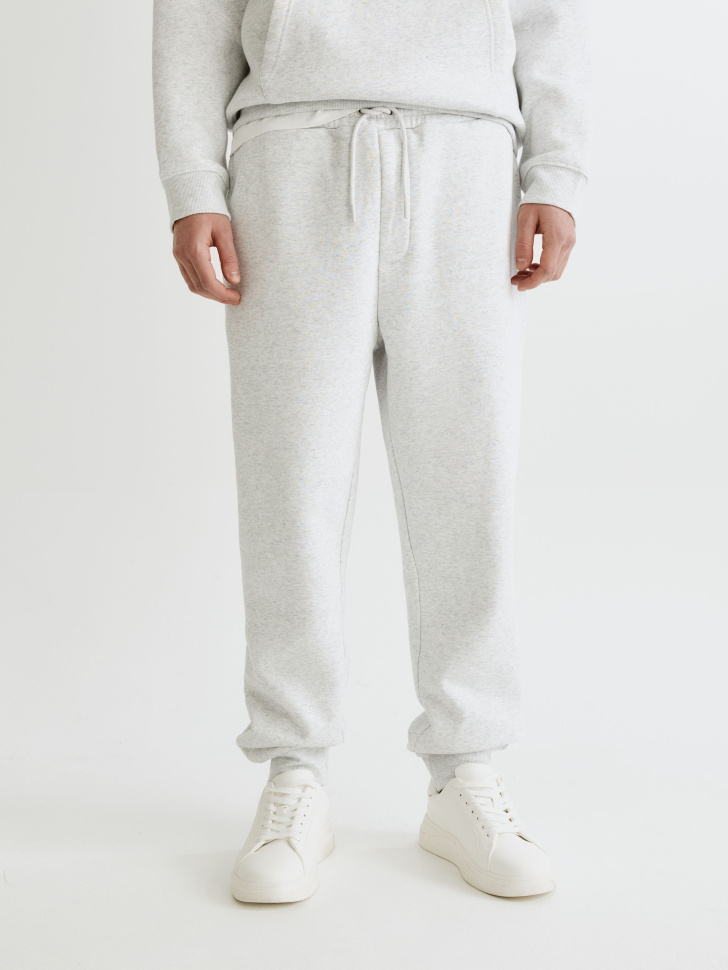базовые джоггеры из футера от бренда sela вид слева
