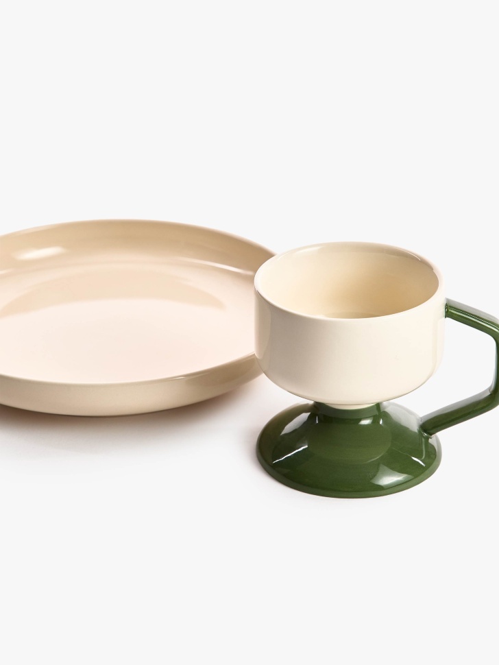 десертная тарелка из каменной керамики от бренда sela вид слева