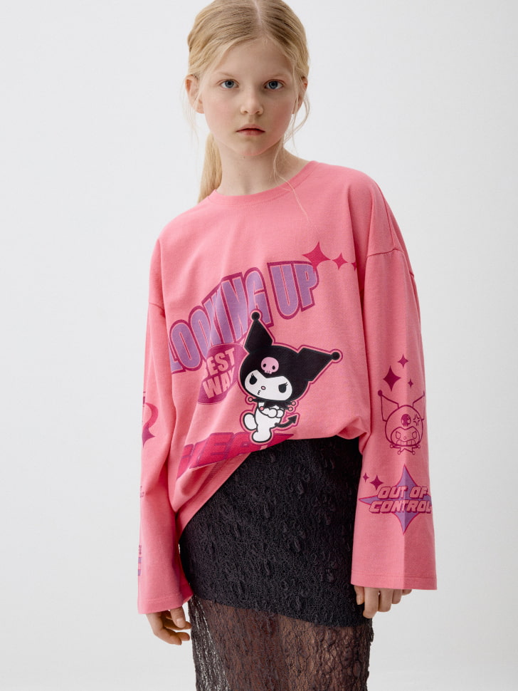

Лонгслив оверсайз с принтом Hello Kitty