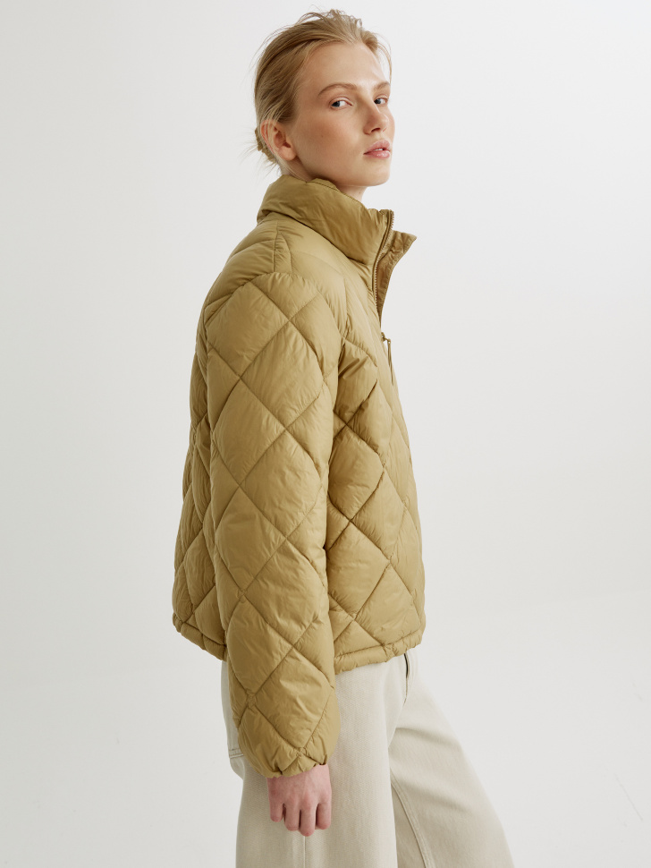 базовая стеганая куртка из россии вид сбоку