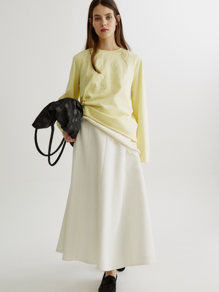 лонгслив оверсайз с принтом от бренда sela вид слева