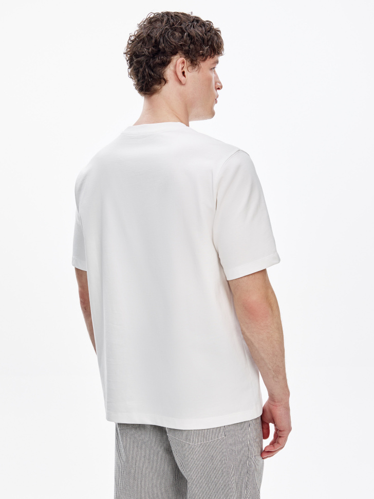 футболка прямого кроя с принтом по цене 1999 руб вид справа