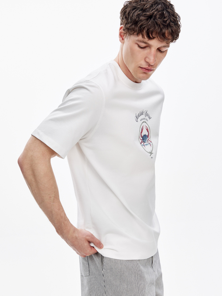 футболка прямого кроя с принтом из россии вид сбоку