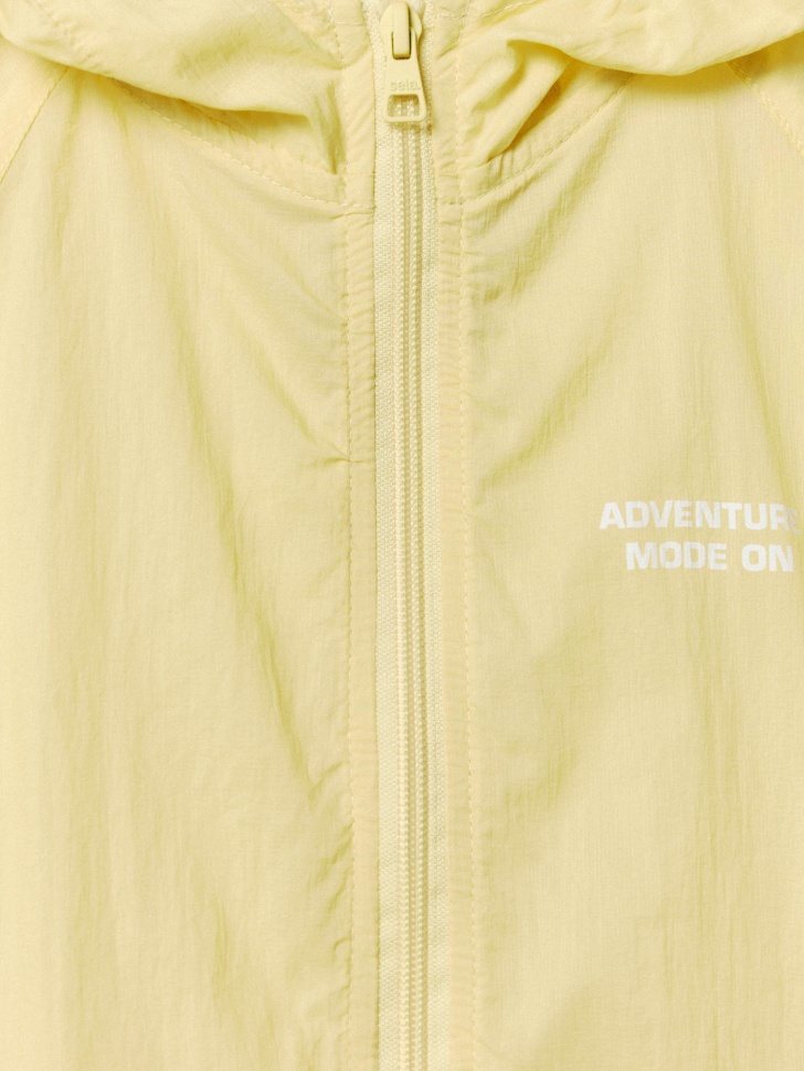 нейлоновая ветровка с защитой от ультрафиолета и сумкой-мешком для девочек из трикотажа спереди