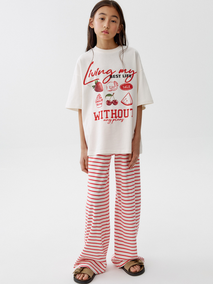 футболка оверсайз с принтом для девочек от бренда sela вид слева