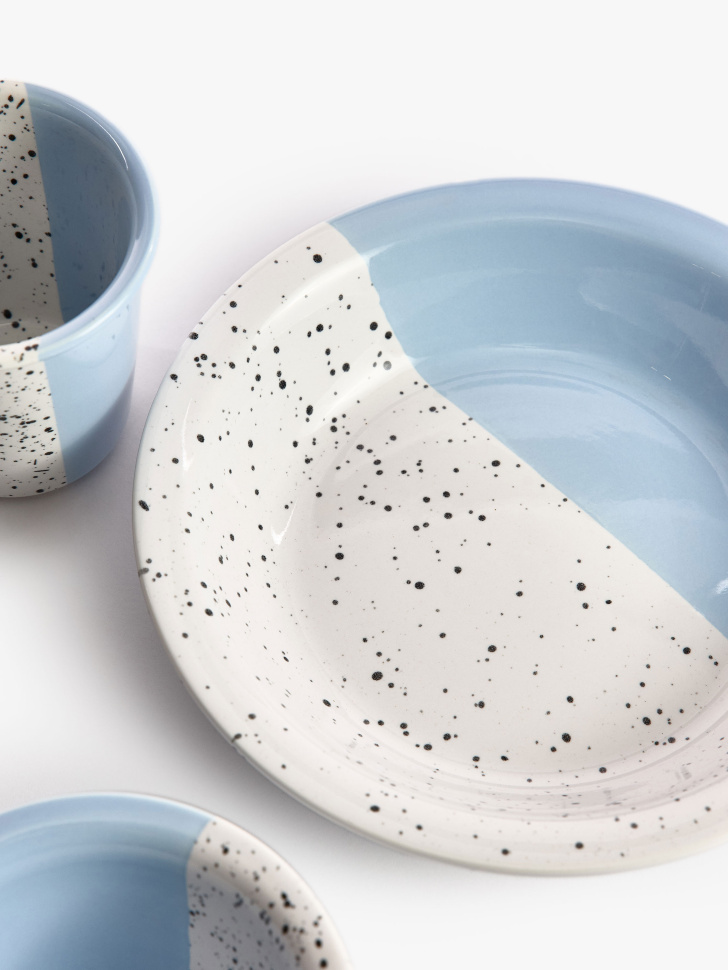 детская десертная тарелка из костяного фарфора от бренда sela вид слева