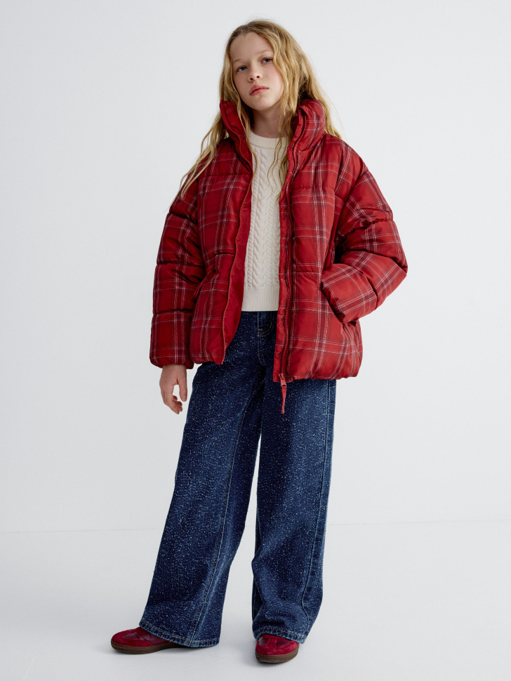 дутая куртка с принтом для девочек от бренда sela вид слева