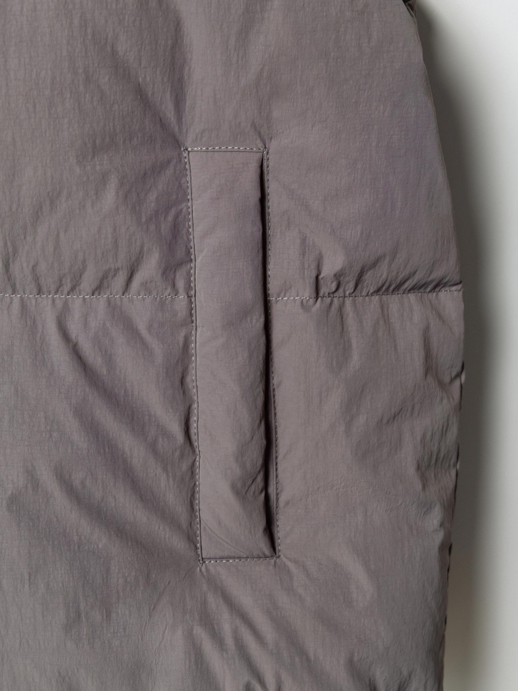 базовый утепленный жилет от бренда sela вид слева