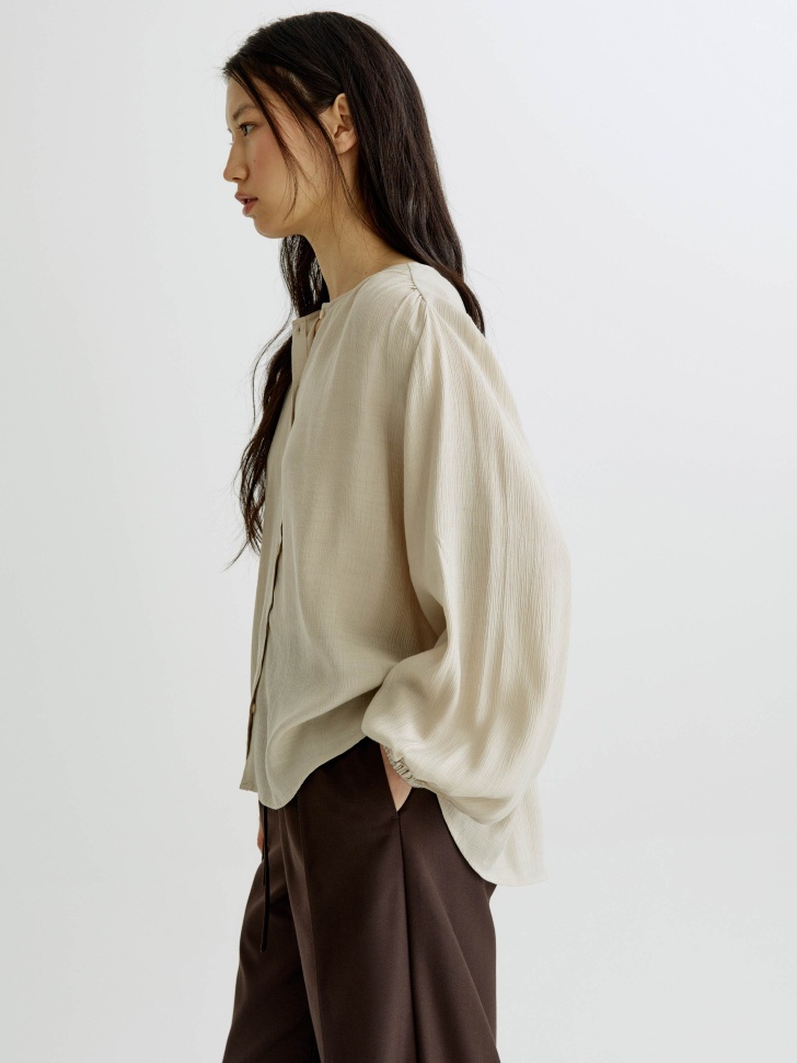 блуза оверсайз с жатым эффектом по цене 3599 руб вид справа