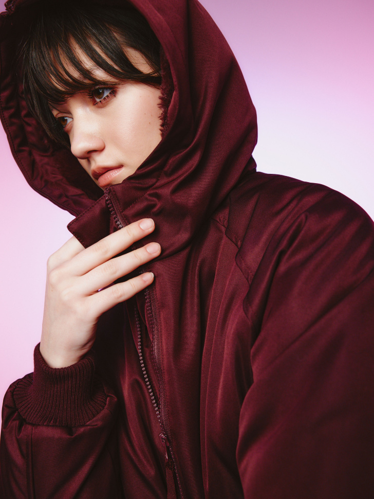 бомбер утепленный оверсайз из линейки  young по цене 6999 руб вид справа