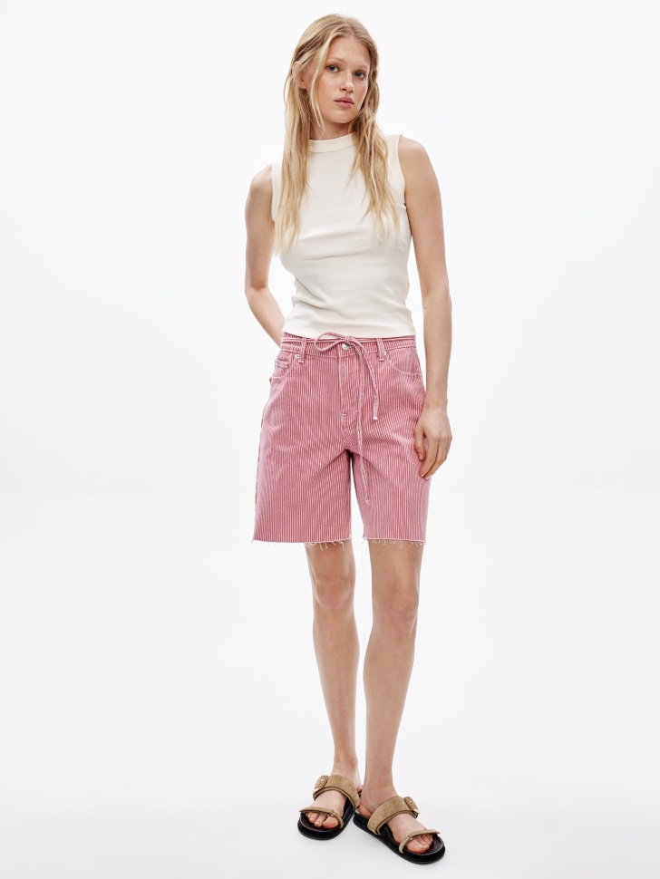 базовый топ в рубчик от бренда sela вид слева