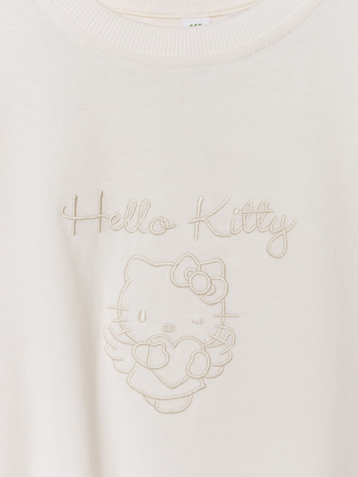 Футболка оверсайз с вышивкой Hello Kitty для девочек. Фото №6