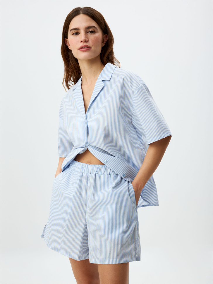 

Короткие шорты в полоску для дома