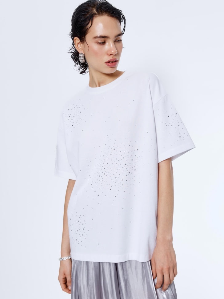 футболка оверсайз с принтом из страз 4610517257406 со скидкой