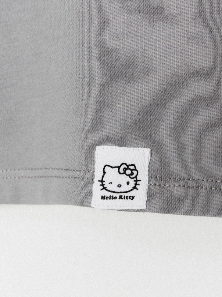 Футболка оверсайз с принтом Hello Kitty для девочек. Фото №4