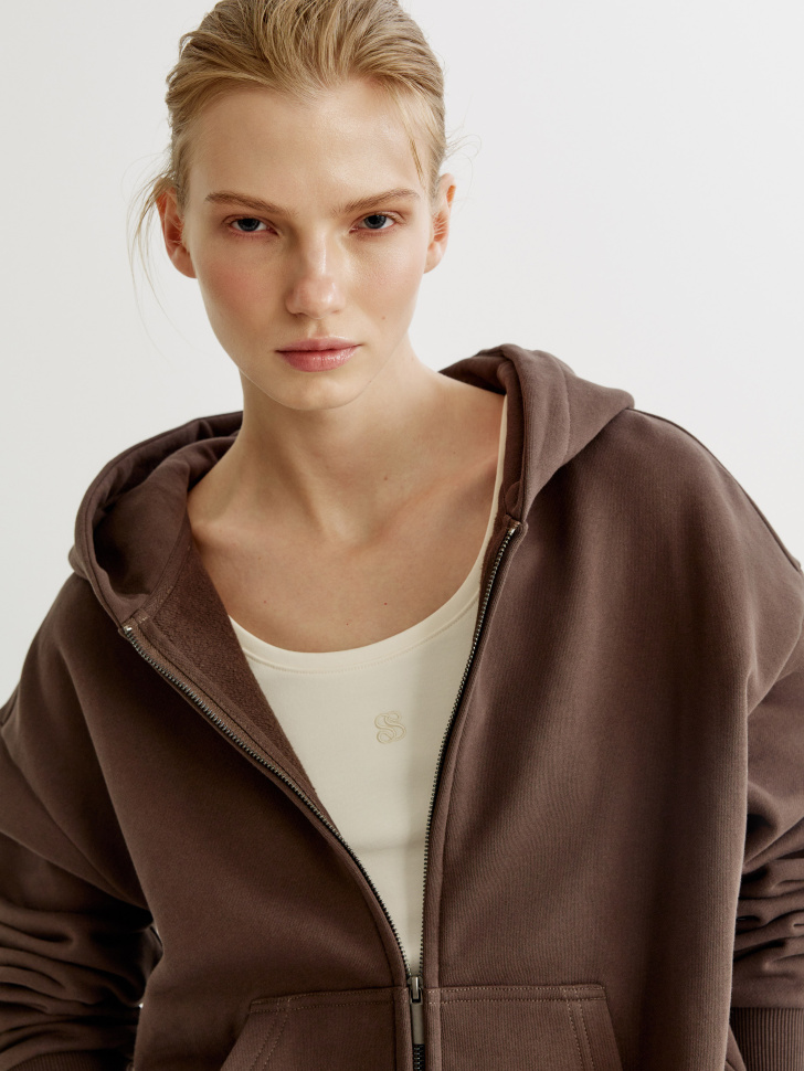 худи из футера из россии вид сбоку