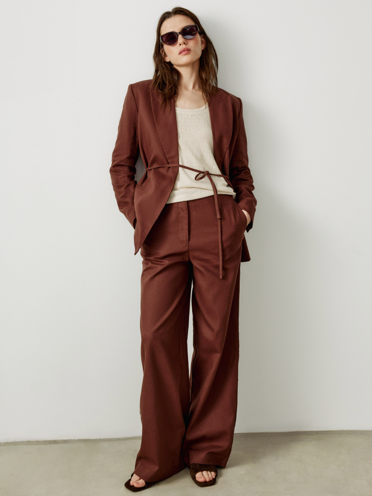 жакет с поясом из смесового хлопка и льна от бренда sela вид слева