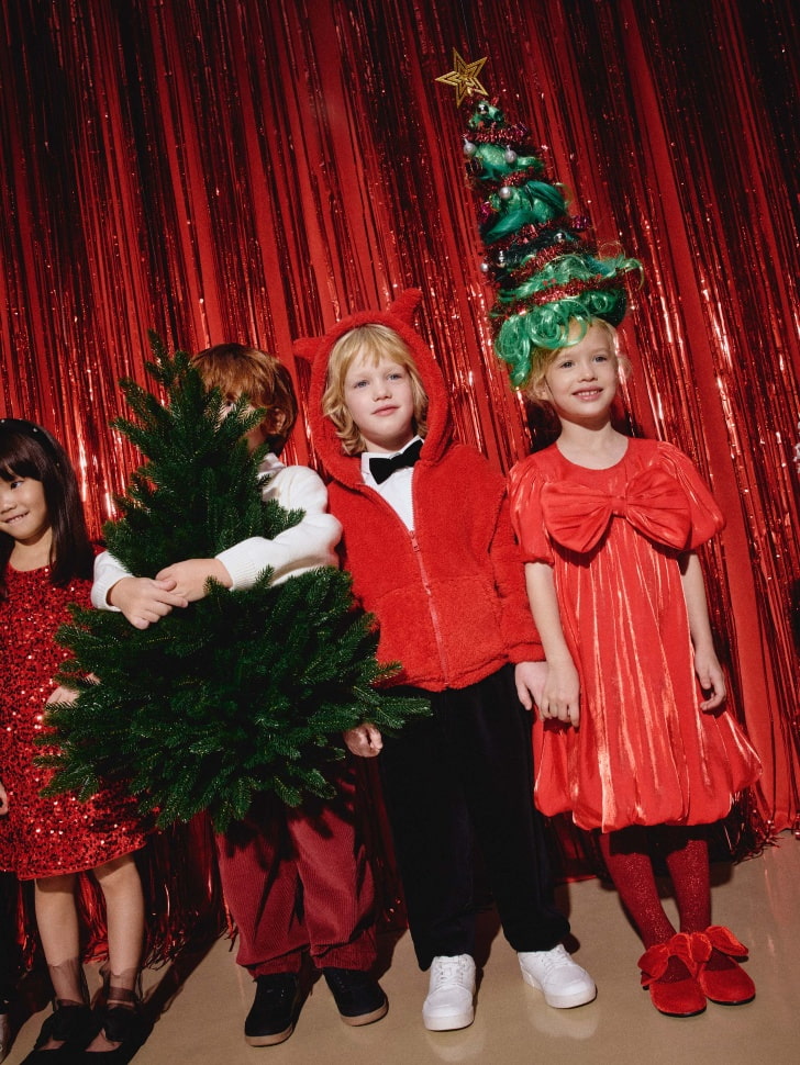 нарядное платье с юбкой-баллон для девочек от бренда sela вид слева