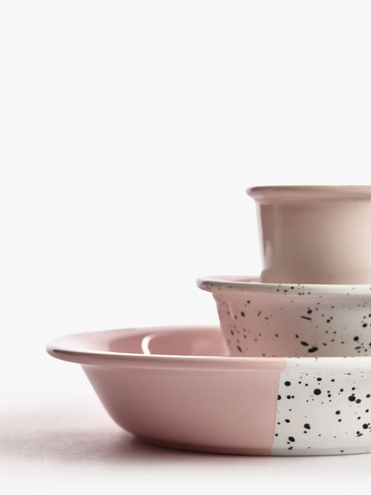 детская десертная тарелка из костяного фарфора от бренда sela вид слева