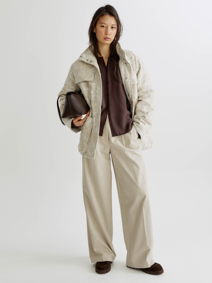 блуза оверсайз с жатым эффектом от бренда sela вид слева