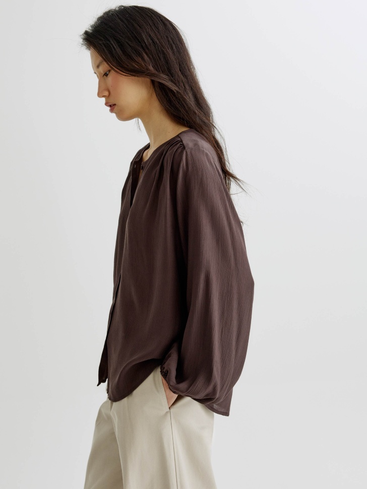 блуза оверсайз с жатым эффектом по цене 3599 руб вид справа