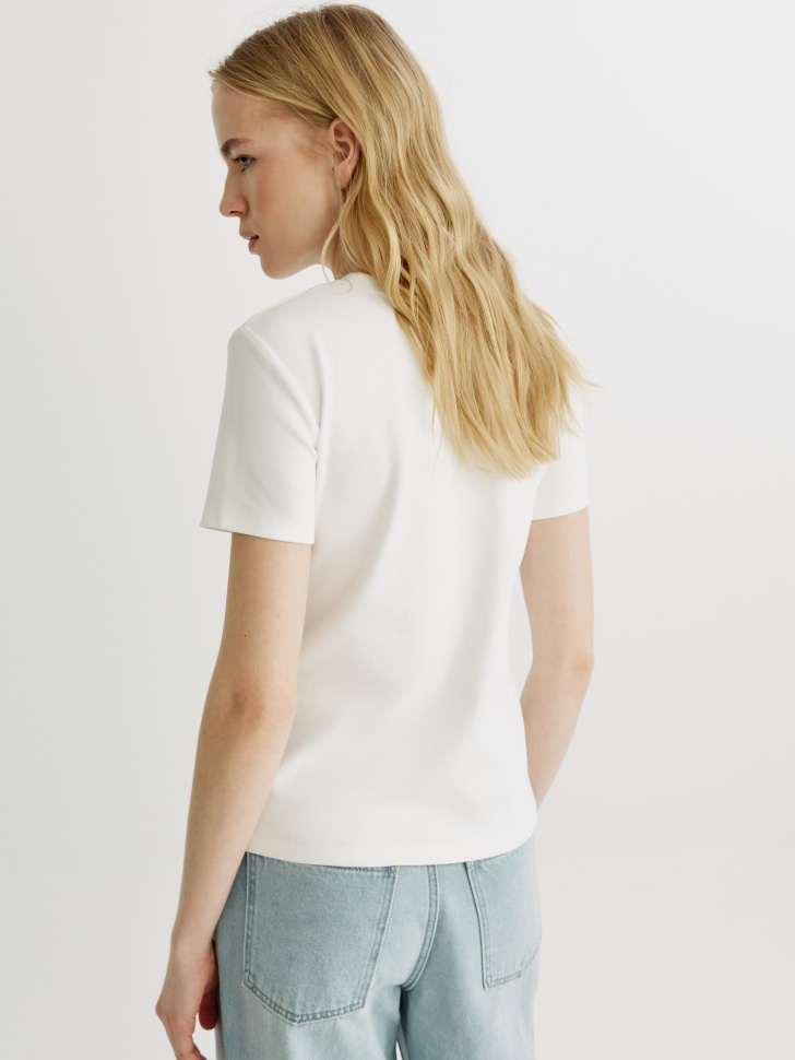 футболка с вышивкой из бисера из россии вид сбоку