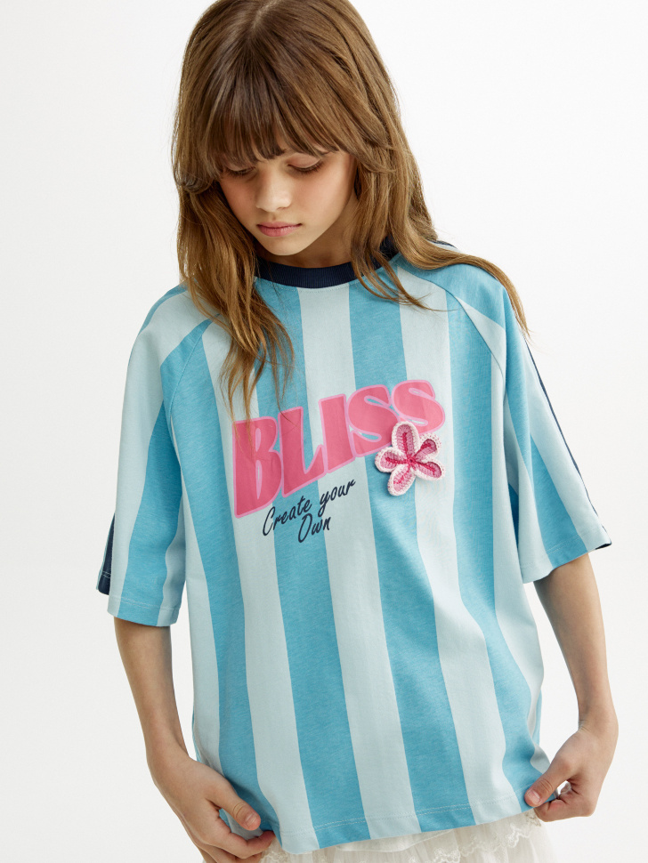 Футболка оверсайз в спортивном стиле с аппликацией для девочек 1599₽