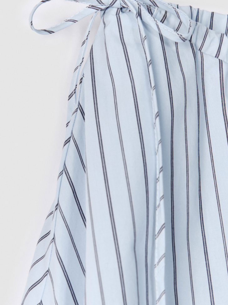 Товар с артикулом 4640611060879 вид сзади