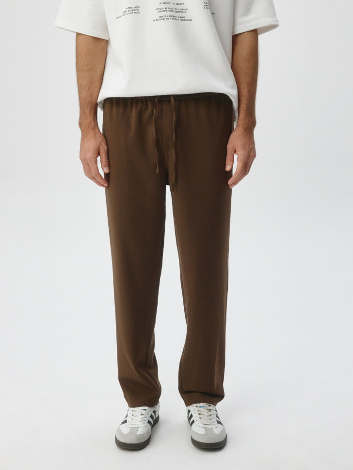 Брюки slim fit со средней посадкой