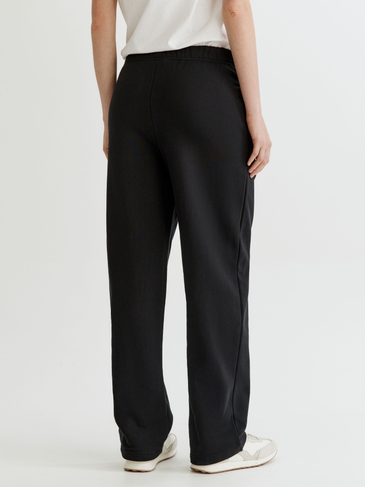 брюки из плотного футера из россии вид сбоку