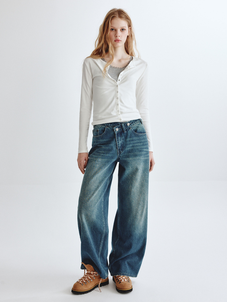 лонгслив из линейки  young из хлопка спереди