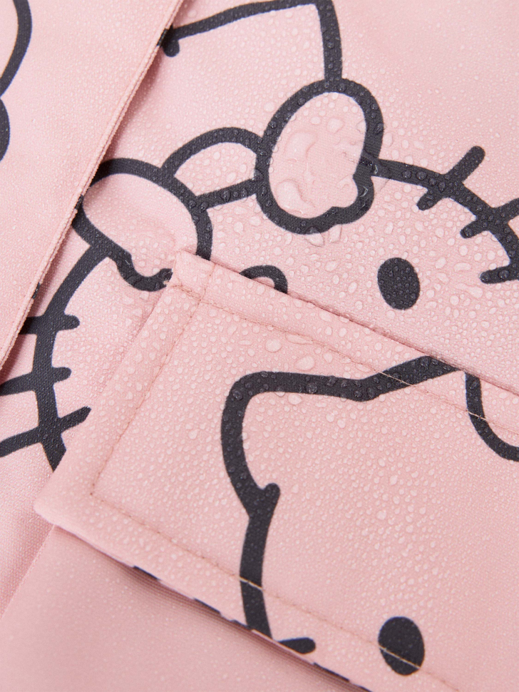 Демисезонная куртка из технологичной мембраны с принтом Hello Kitty для девочек. Фото №8