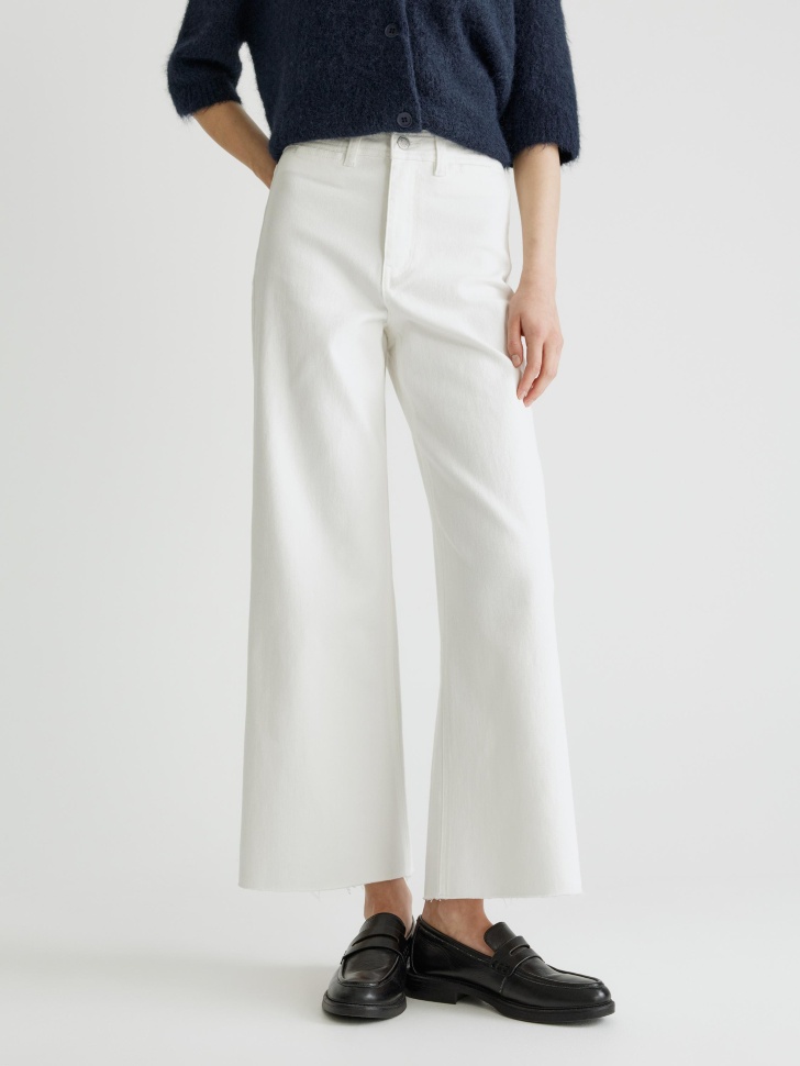 укороченные джинсы 405 кюлоты от бренда sela вид слева