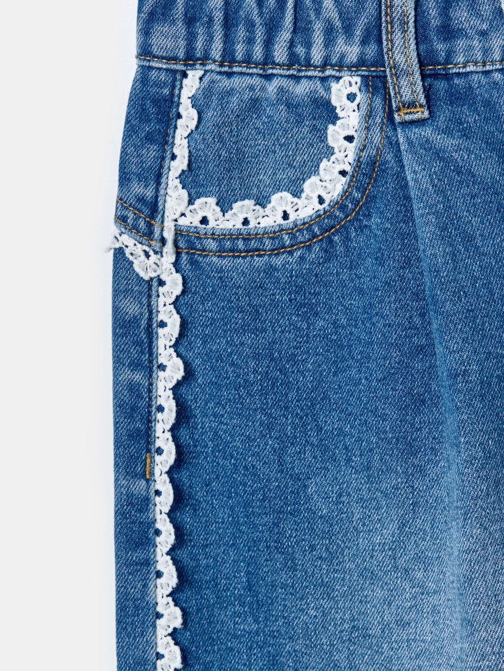 широкие джинсы с кружевной отделкой для девочек из россии вид сбоку