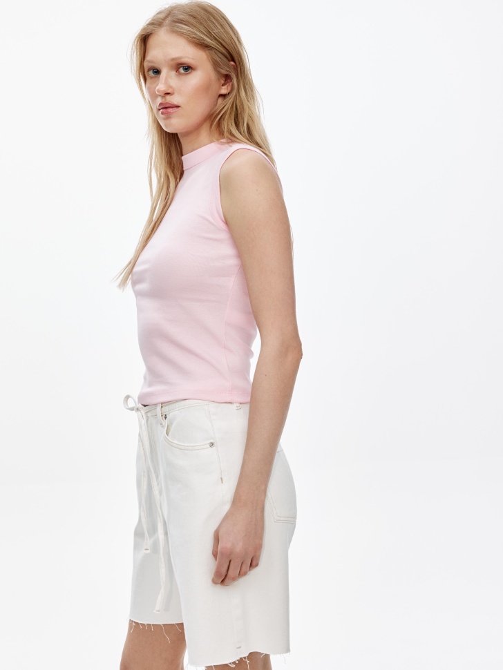 базовый топ в рубчик из россии вид сбоку