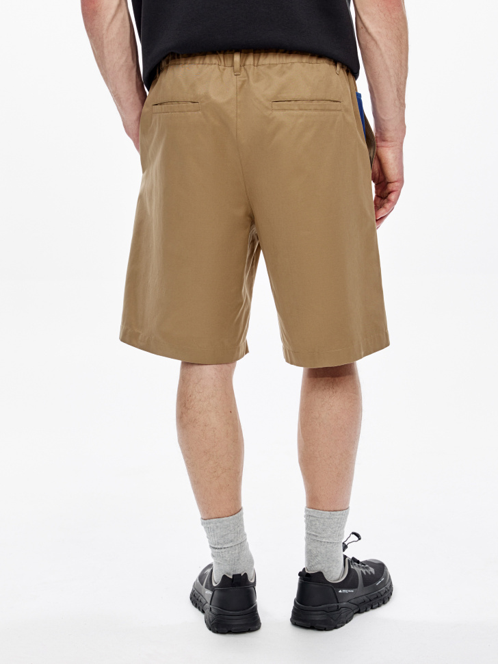 свободные шорты на резинке по цене 3799 руб вид справа