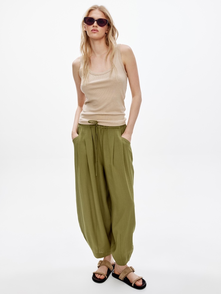 базовый топ эми в рубчик от бренда sela вид слева