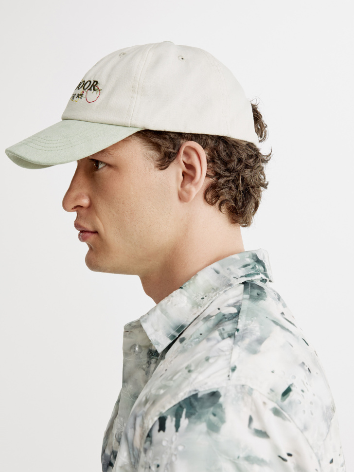 бейсболка с вышивкой из россии вид сбоку