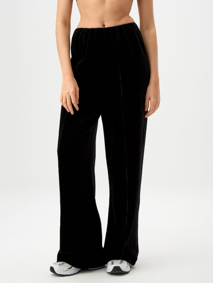 

Широкие вельветовые брюки со стрелками