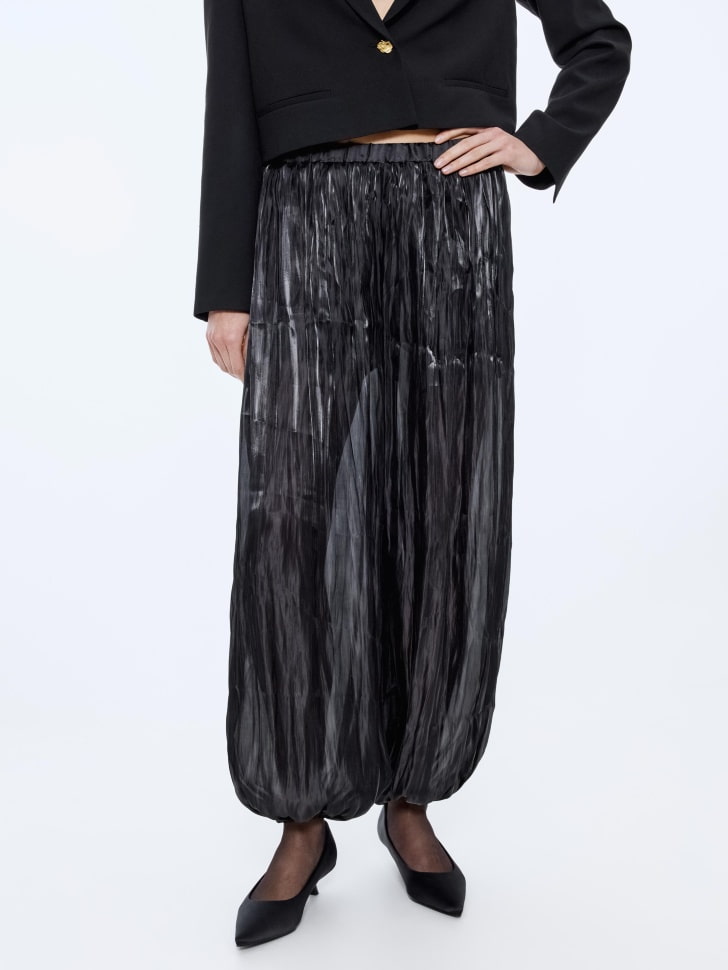 брюки-шаровары из жатой ткани с блеском 4610517139672 по акции