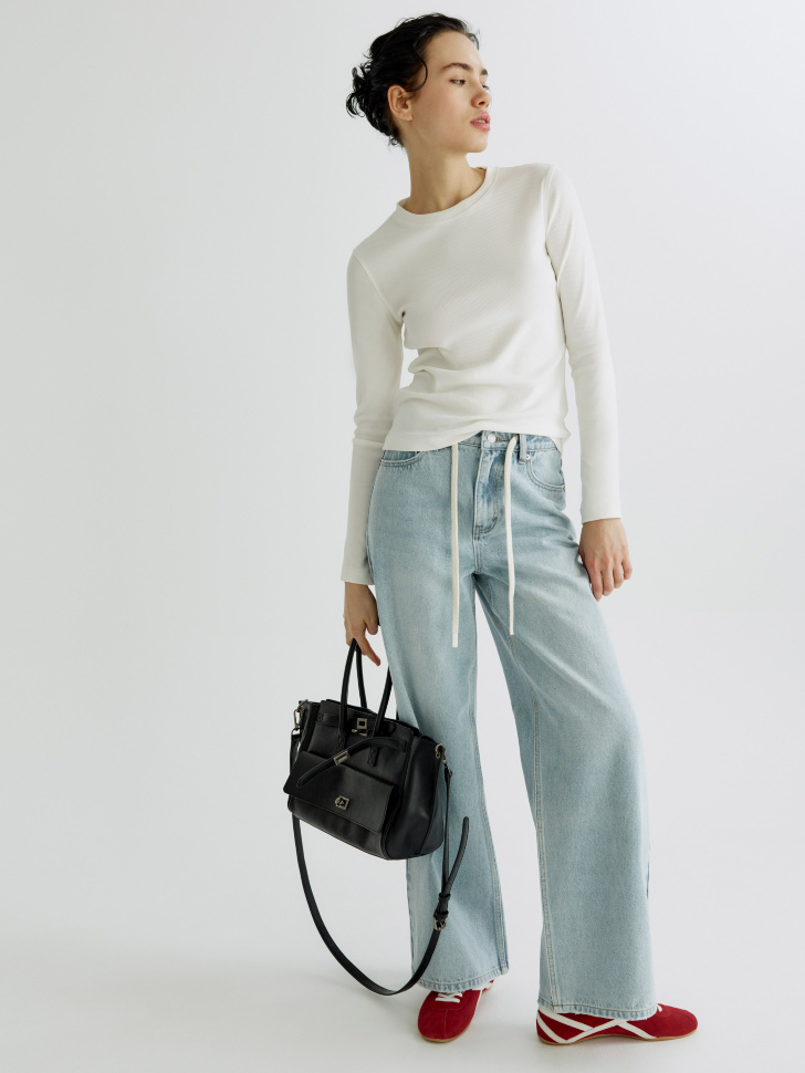 лонгслив приталенный в рубчик от бренда sela вид слева