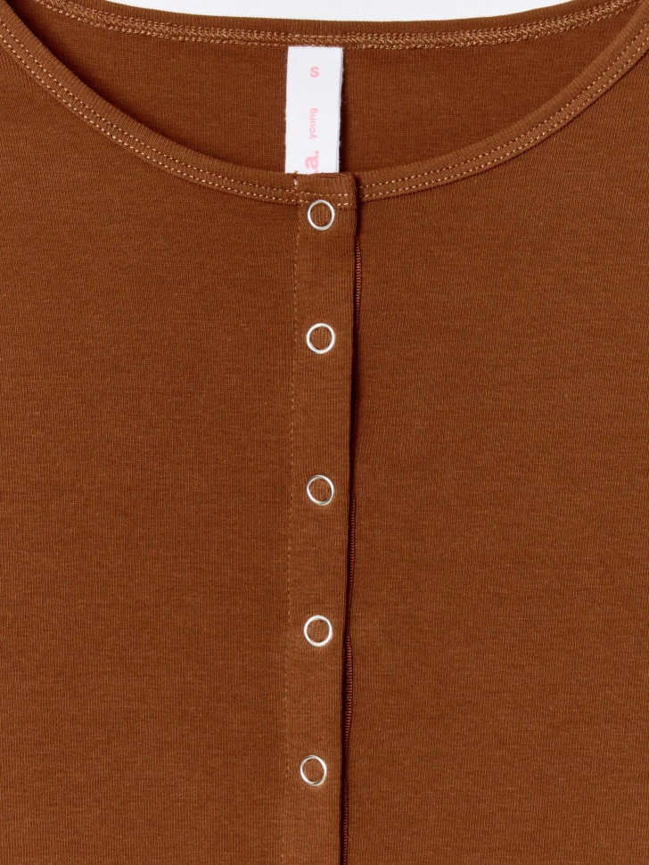 лонгслив из линейки  young от 16 до 18 лет с изнаночной стороны