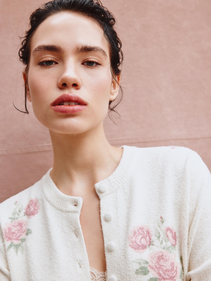 вязаный кардиган с цветочным принтом из россии вид сбоку