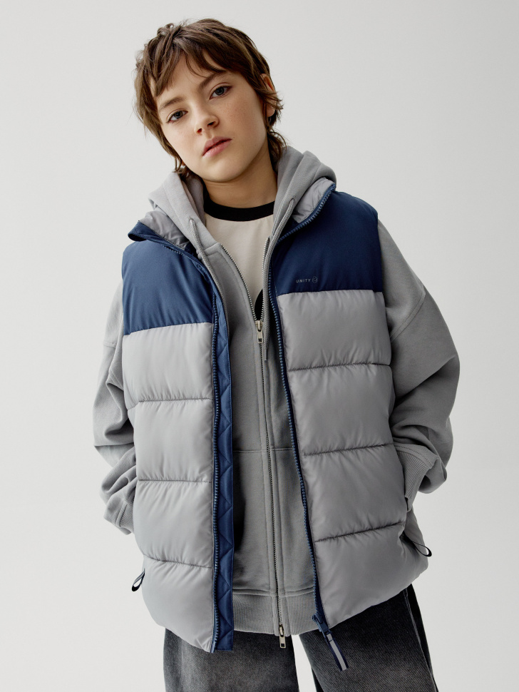 Дутый жилет в стиле колор блок для мальчиков 2699₽