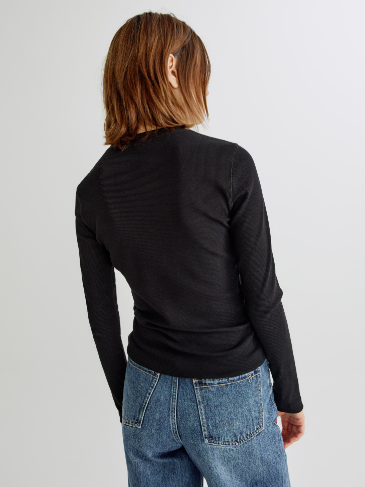 лонгслив приталенный в рубчик по цене 1599 руб вид справа